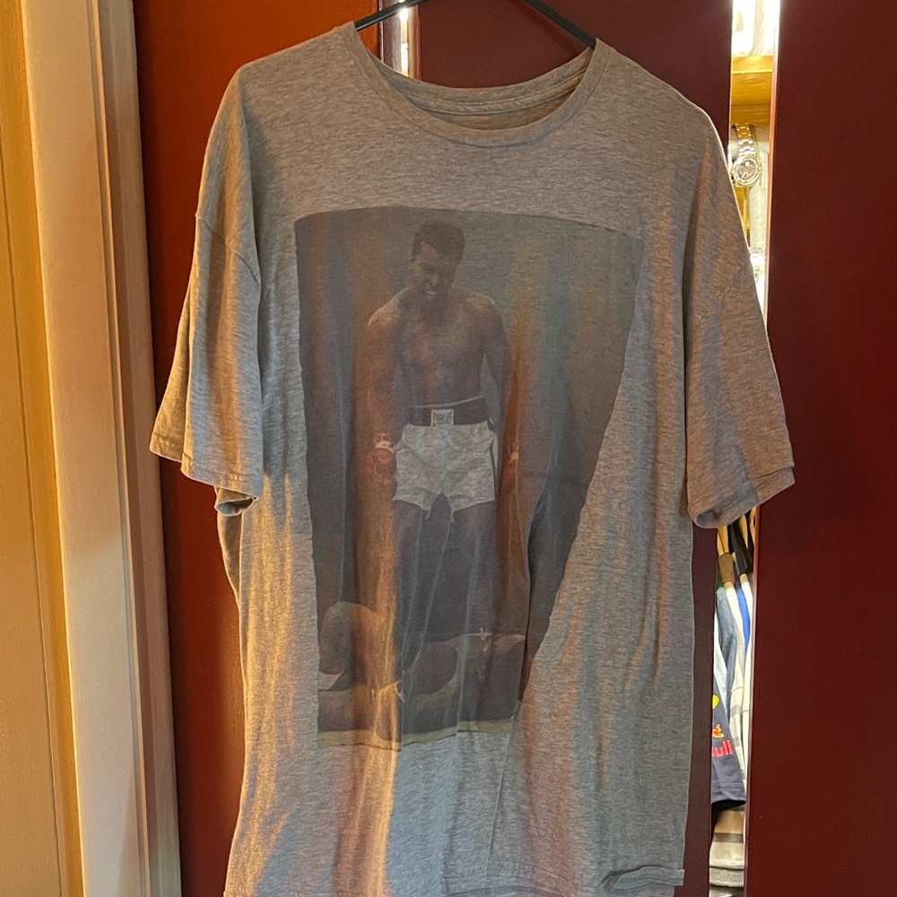 Classic Gray Graphic Short Sleeve Tee